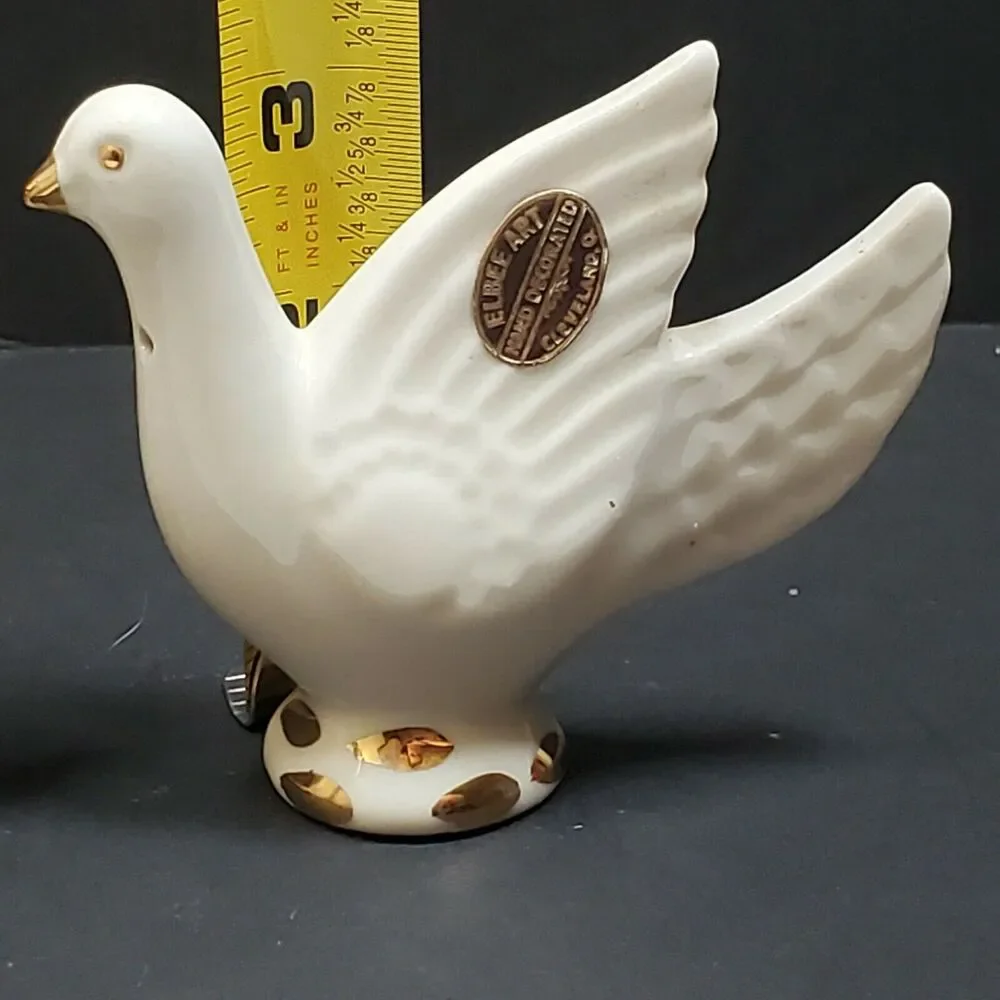 Elbee Art Cleveland Dove Salt & Pepper Shakers w/ Foil Label Hand Decorated